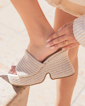 Sandale femme talon carré beige - Yumi - Casualmode.fr