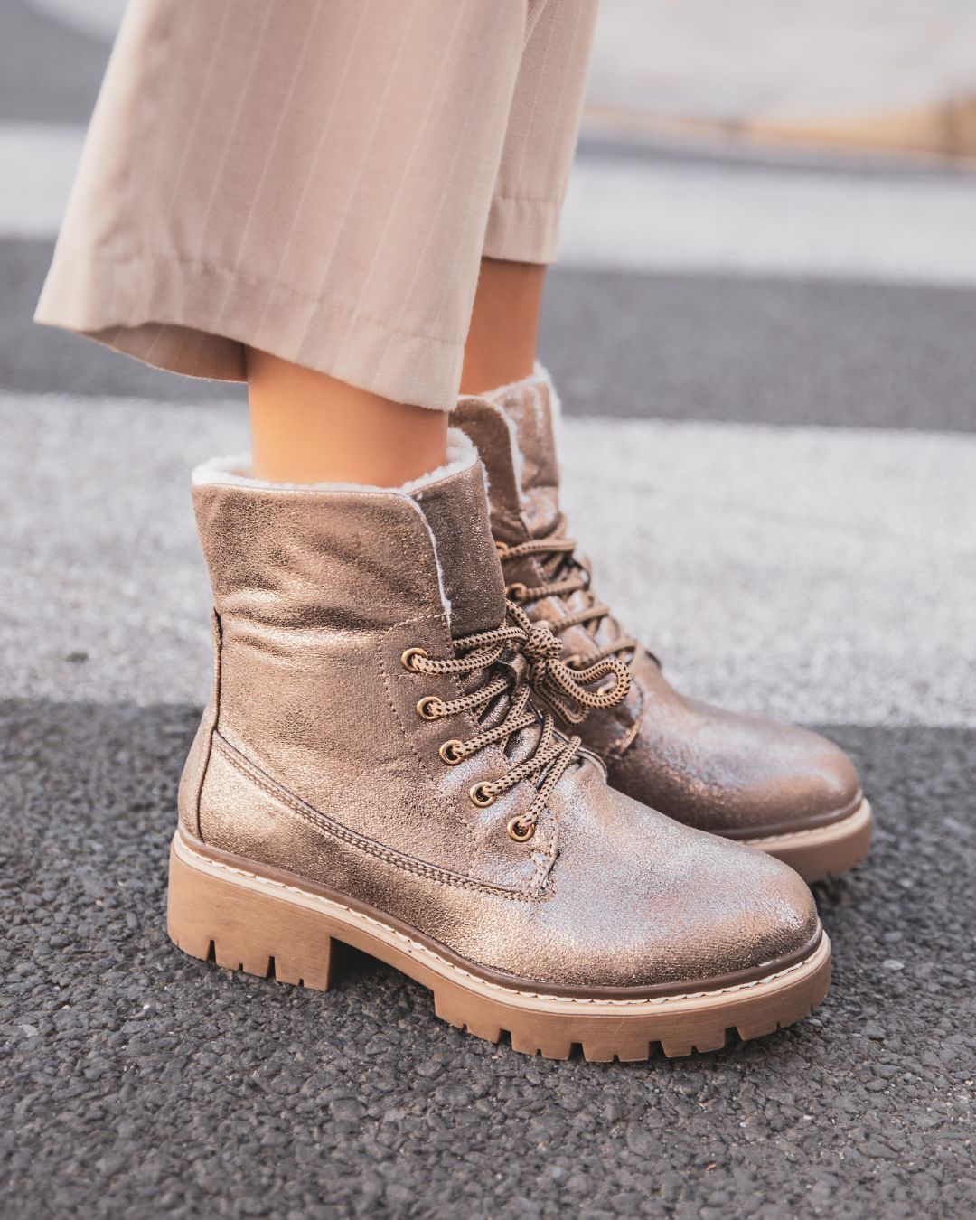 Bottines femme taupe rangers à lacets - Gabrielle